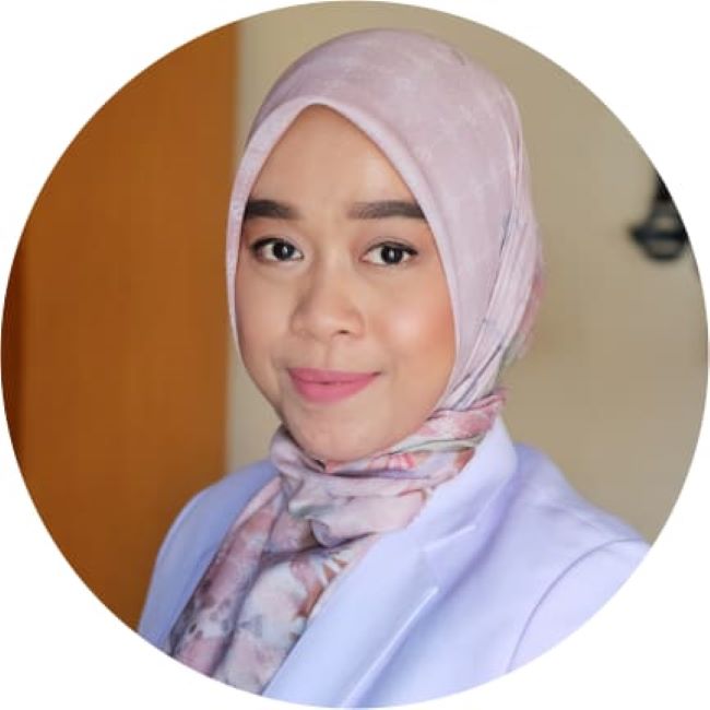 dr. A. Rina Husni, Sp.KK Dokter Kulit Makassar - Photo by Alodokter