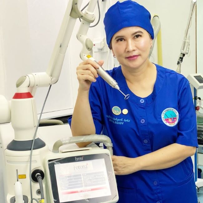 dr. Natalia Wahyudi, Sp.KK Dokter Kulit di Bandar Lampung - Photo by Instagram