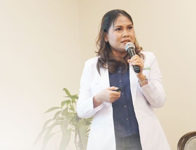 dr. Tinna Aswirani, Sp. KK, M. Kes Dokter Kulit Denpasar - Photo by Instagram