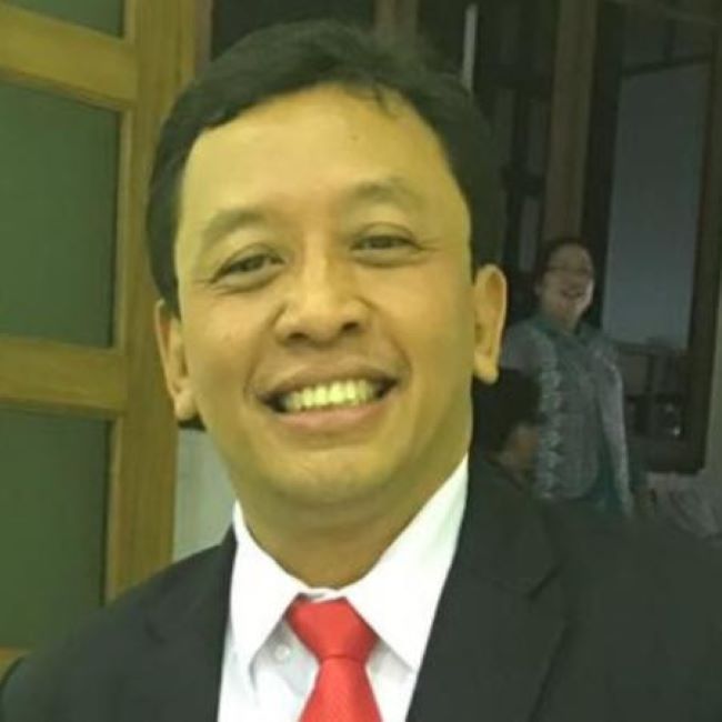 dr. Dodik Tugasworo, Sp.S Dokter Saraf Semarang - Photo by Linkedin